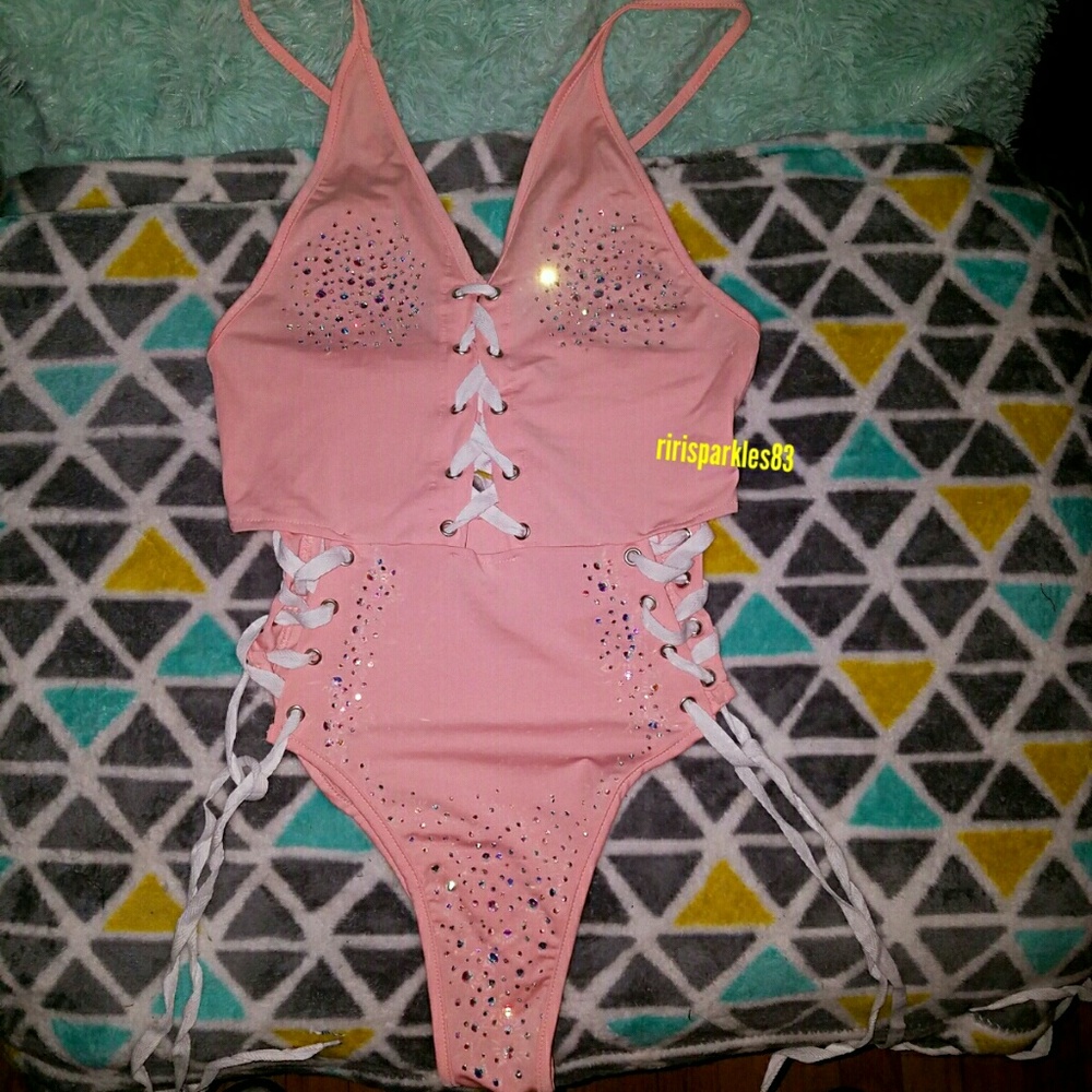 NEW GORGEOUS 🖐MADE CRYSTAL SUIT